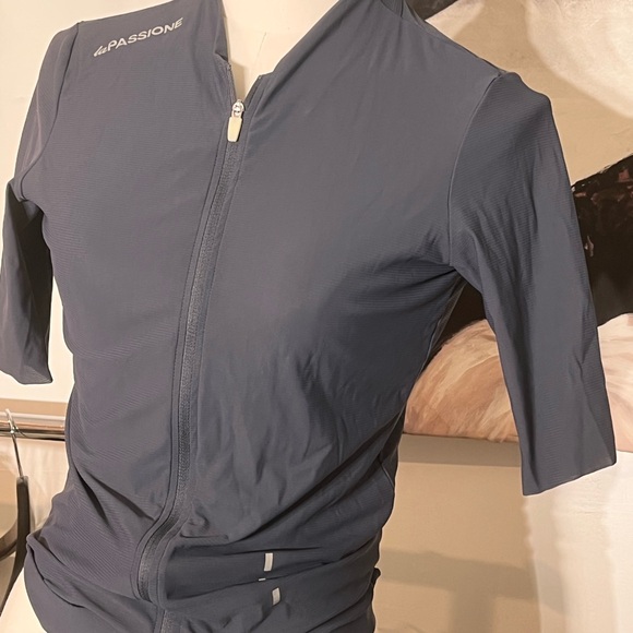 Women's Gray Cycling Top - Picture 2 of 5